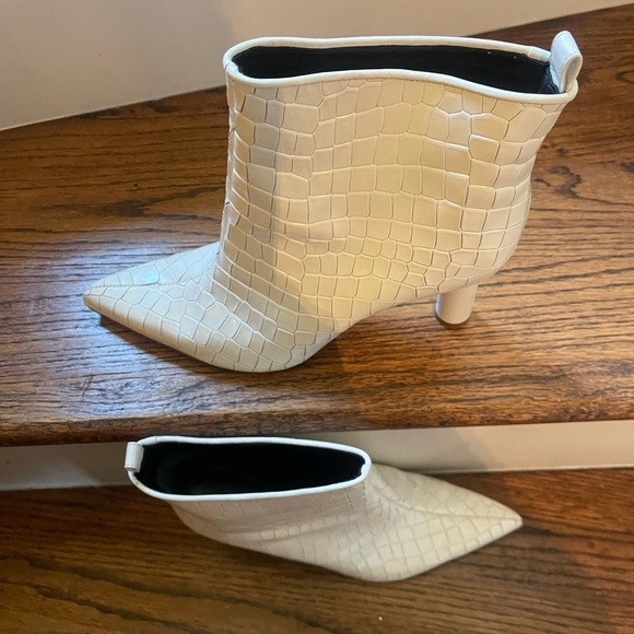 White croc Tibi boots with peg heel. - Picture 4 of 6